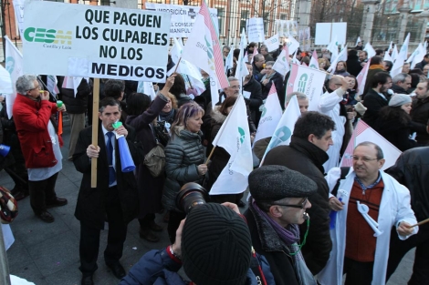 Protesta de médicos CESM Castilla contra aumento de la jornada